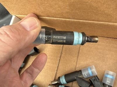 Stock 6.4 Hemi srt Fuel Injectors