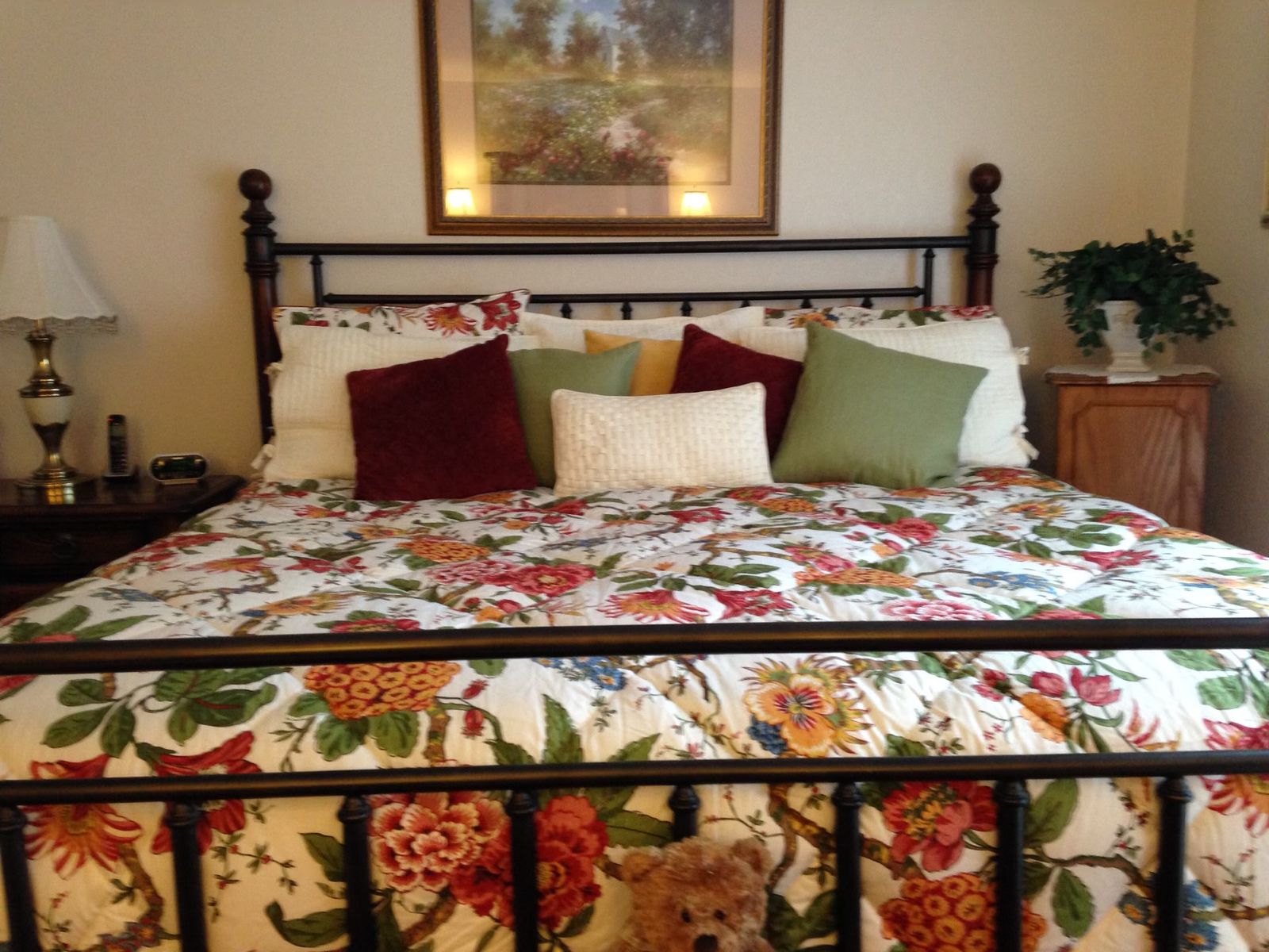 Ornate King Size Metal & Wood Bed Frame - Traditional Style Headboard & Footboard