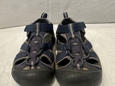 Keen toddler, size 10, navy washable, hiking sandals