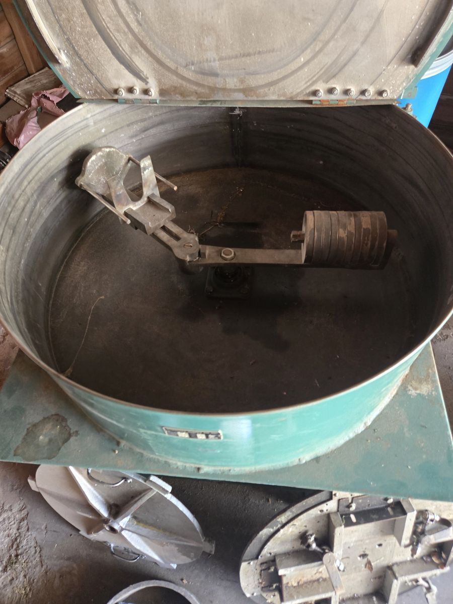 Main image 6
