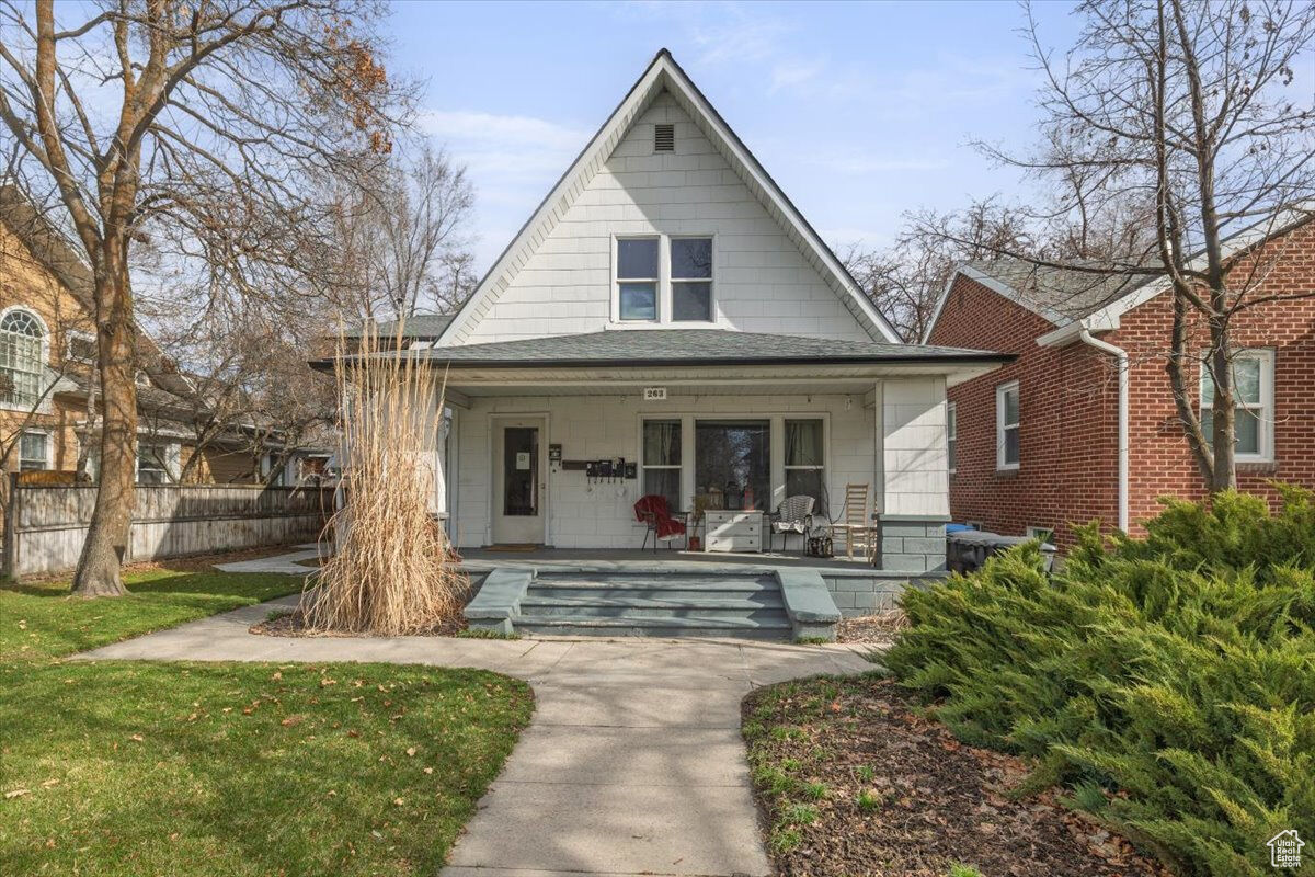 Updated & Fully Occupied Six-Plex in Logan!