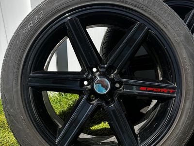 285/45R22 Tires and Alloy Rims for Silverado