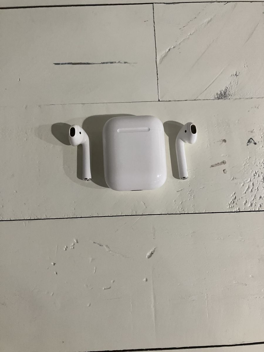 AirPods Gen 2 - Like New