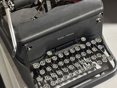 Vintage Smith-Corona Super Speed Typewriter - Black, Portable Manual Mechanical