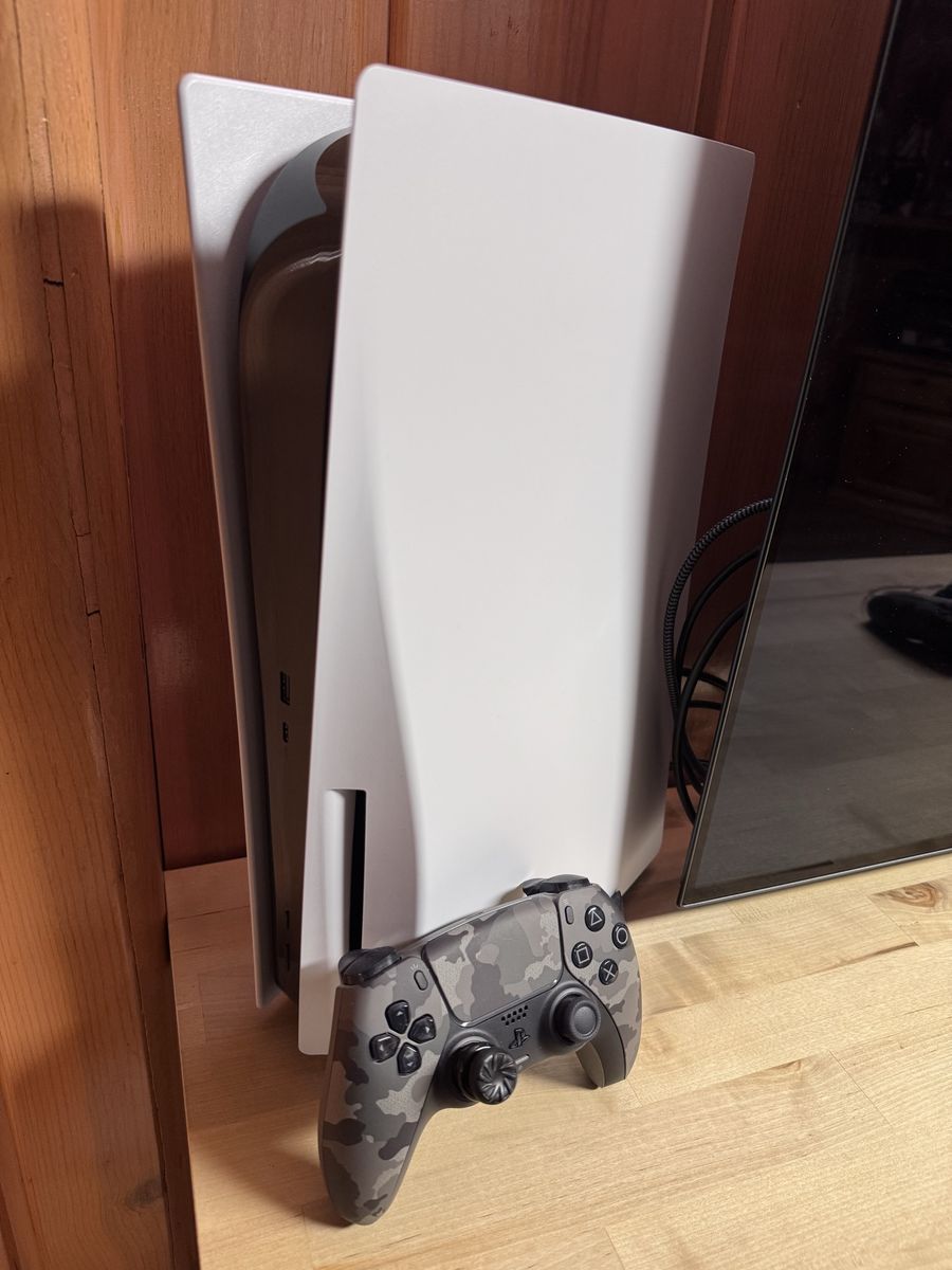Playstation 5 (Disc Edition) - Excellent Condition
