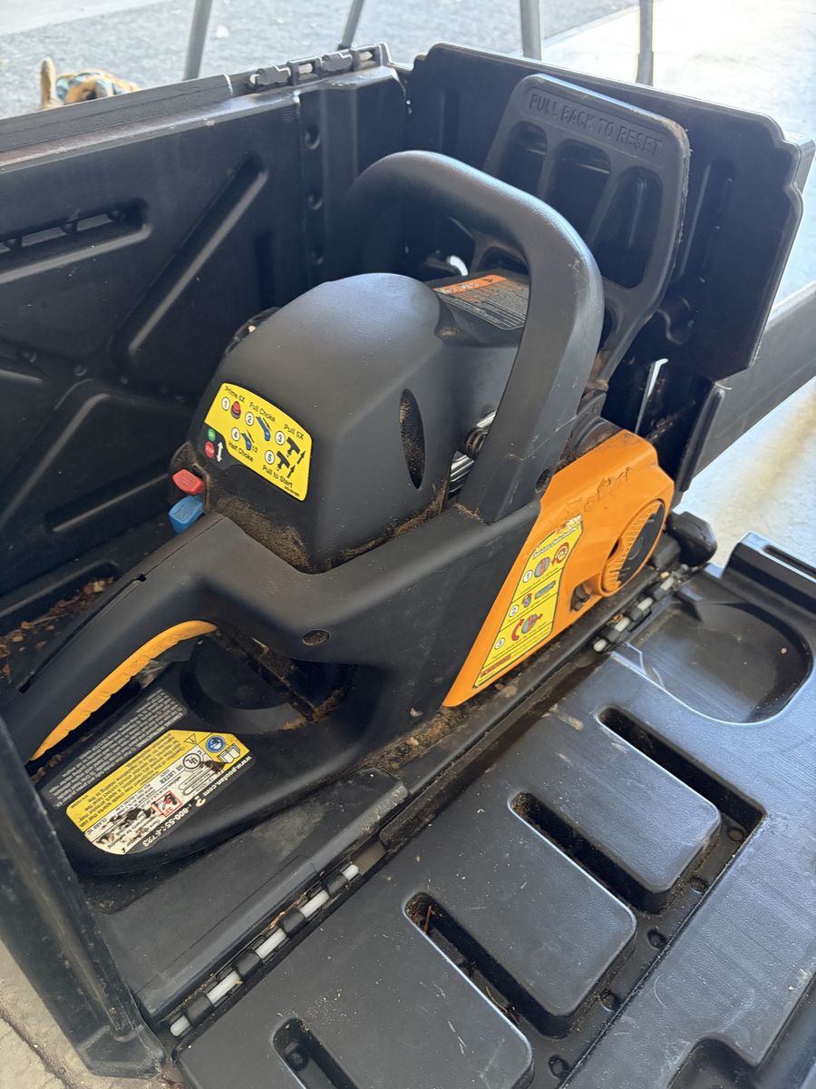 Poulan Pro Chainsaw + Case + Oils