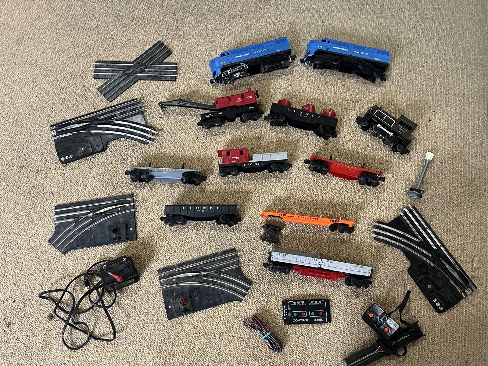 Vintage Lionel Train Lot
