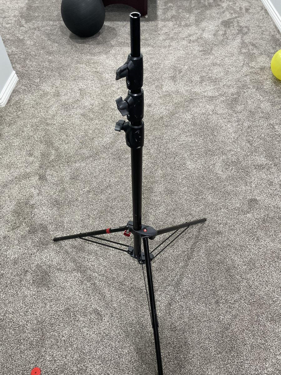 FREE Manfrotto 1004BAC Aluminum Master Light Stand - Air Cushioned, Black, Damaged
