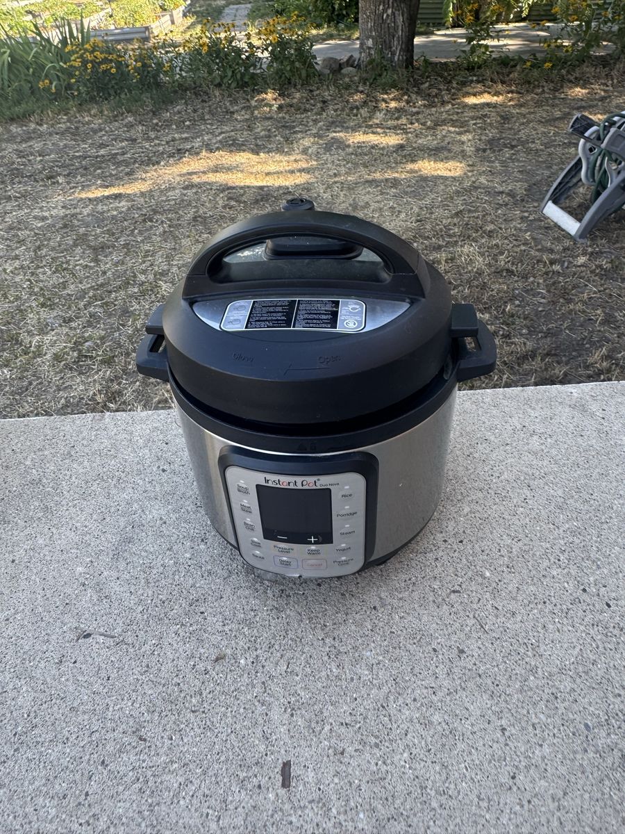 Instant Pot Electric Pressure Cooker Multi-Cooker 3 Quart