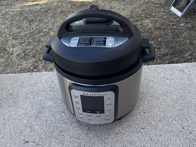 Instant Pot Electric Pressure Cooker Multi-Cooker 3 Quart