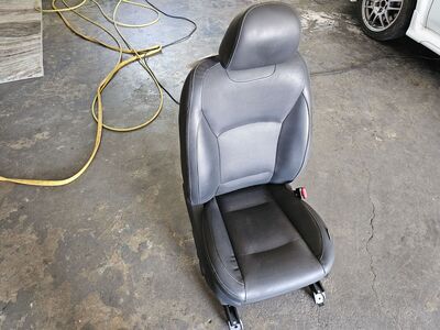 2015 Subaru Legacy Passenger Front Seat