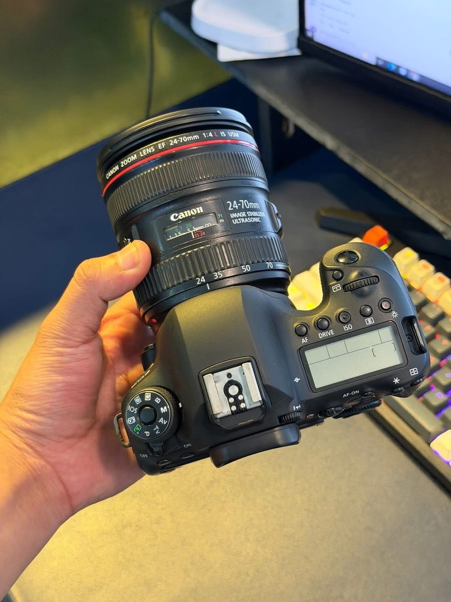Canon 6D ii, 24-70 f4 1130$, m50 with 15-45mm 425$