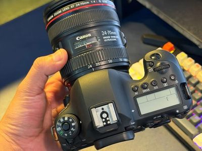 Canon 6D ii, 24-70 f4 1130$, m50 with 15-45mm 425$