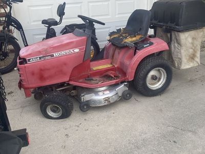 Honda 4514 hydrostatic ride on mower