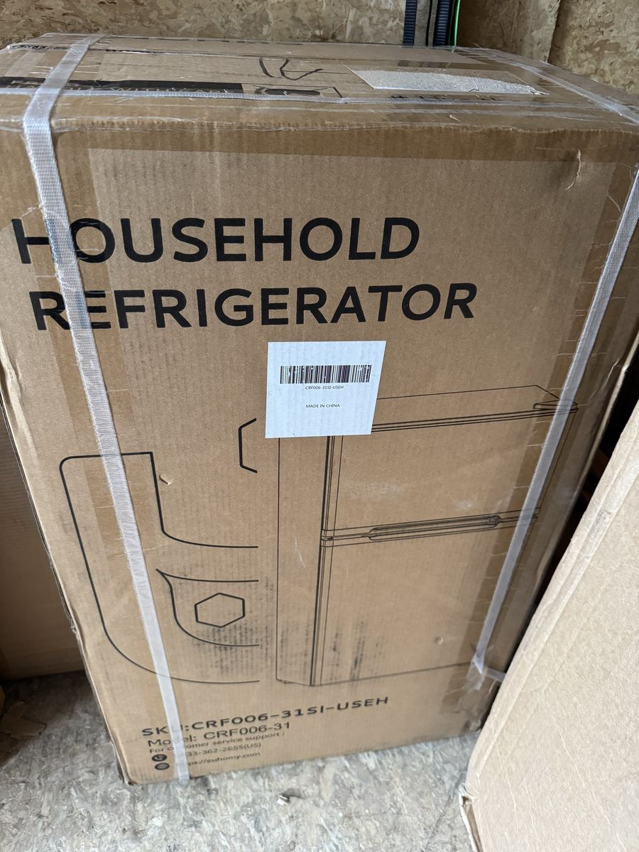New Household mini Refrigerator and freezer. Model CRF006-31. 3.2 CU FT.