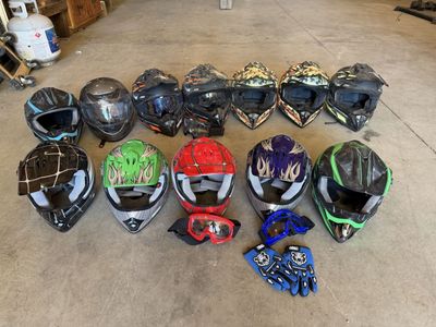 Assorted Motorcycle & Dirt Bike Helmets, Various Styles & Sizes.