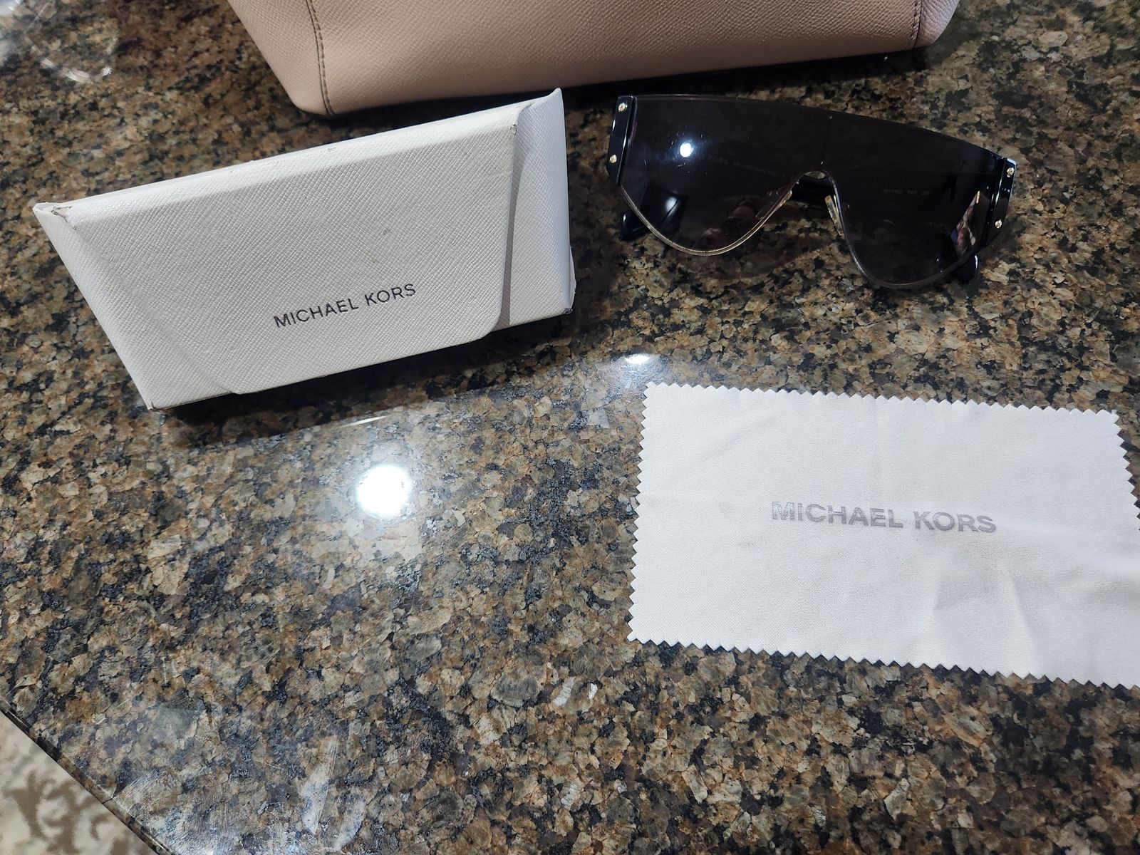 Michael kors sun glasses 
