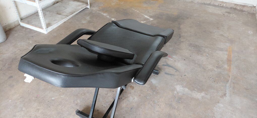 Massage table