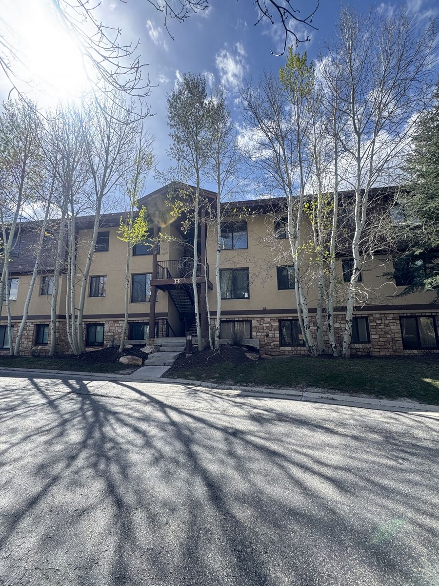 Park City Pinebrook Furnished Room EasySLC Commute