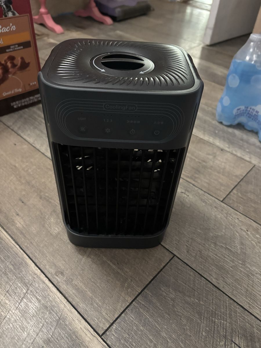 Small personal air conditioner 
