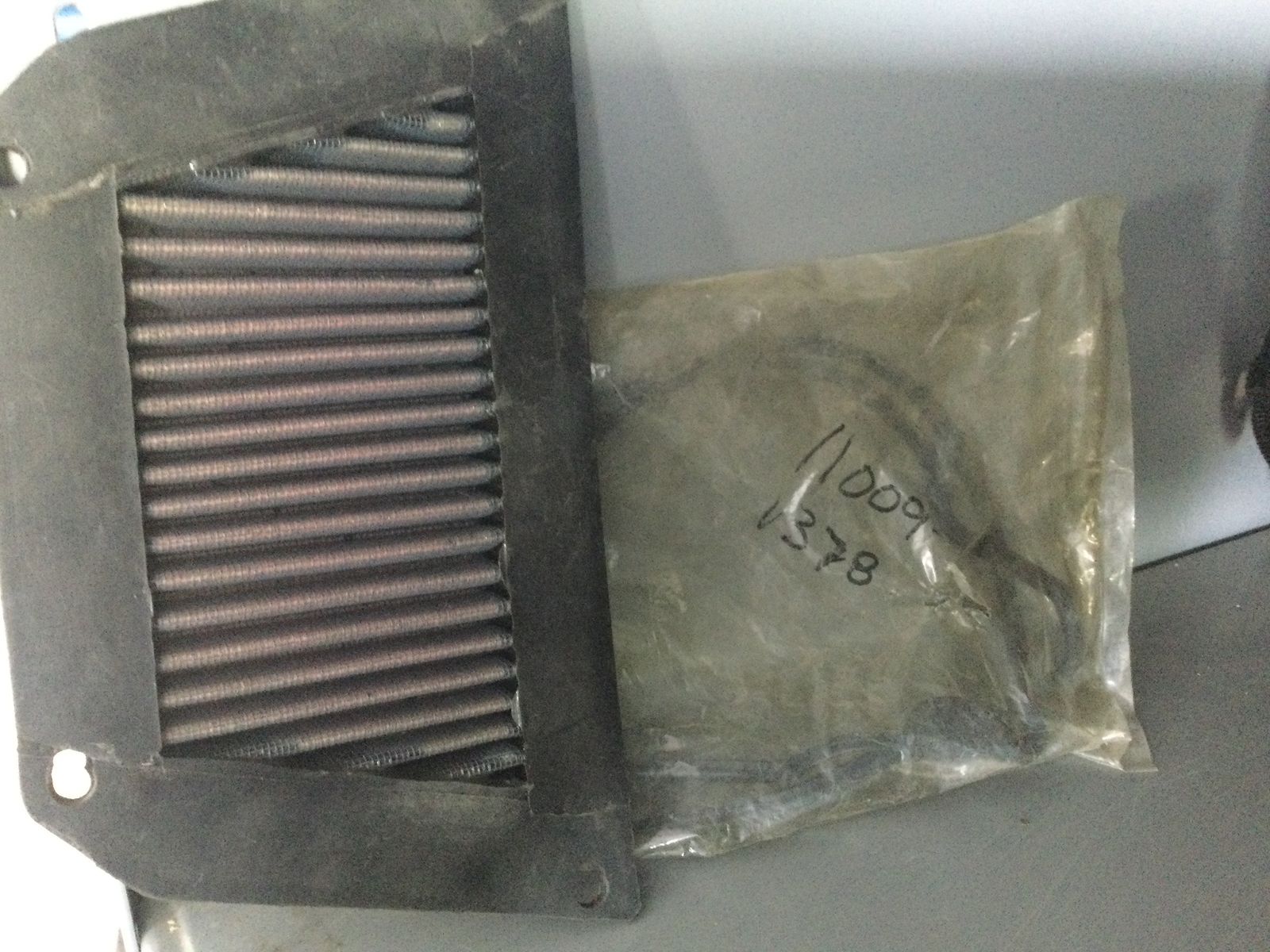 1986 Ninja 1000 Valve cover gasket (OE) and K&N Air filtet