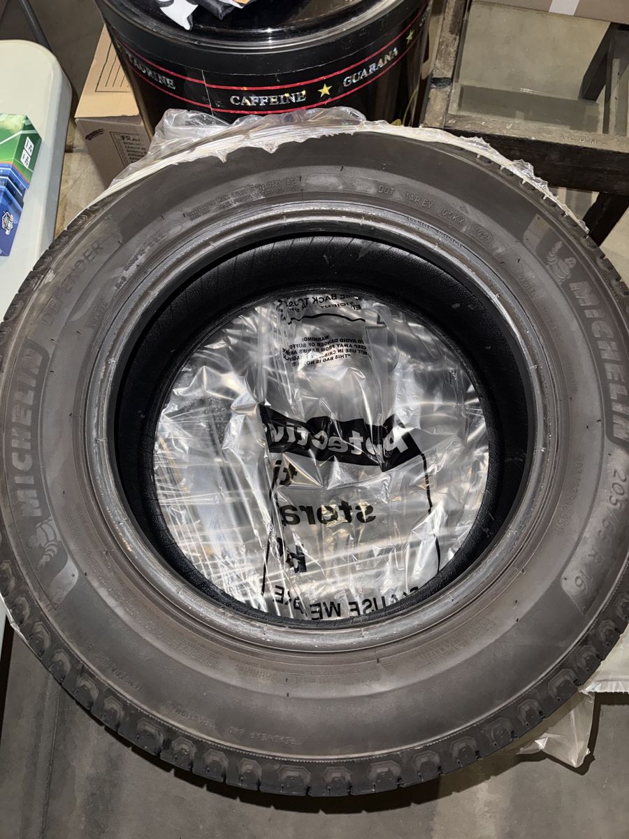 Michelin Defender 205/65R16 All-Season Tire