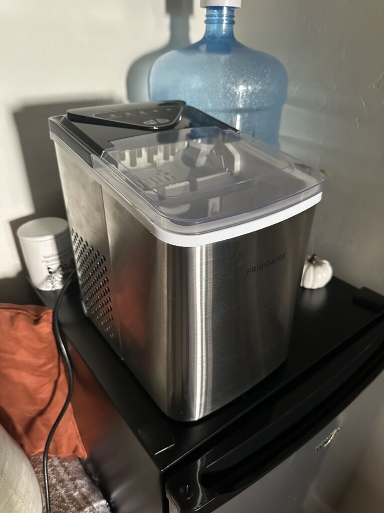 Frigidaire Ice Maker