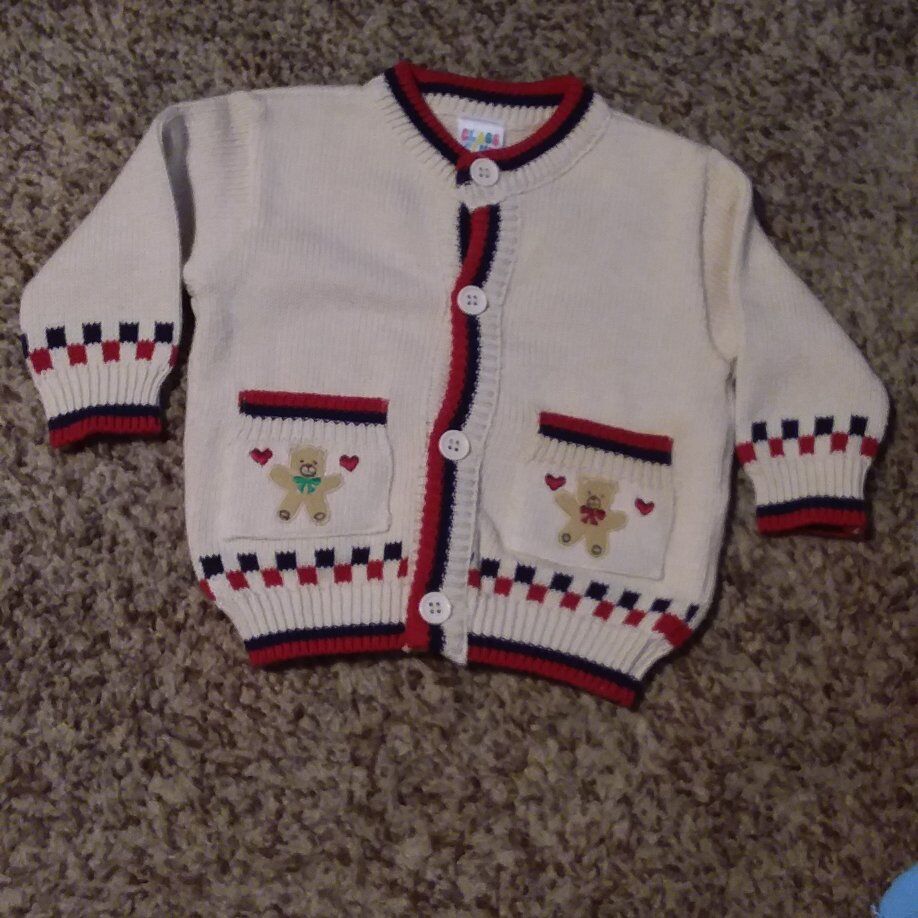 3-6 MO. SWEATER ...BEARS AND HEARTS DESIGN