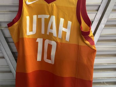 Nike Utah Jazz Mike Conley City Edition Jersey Size M