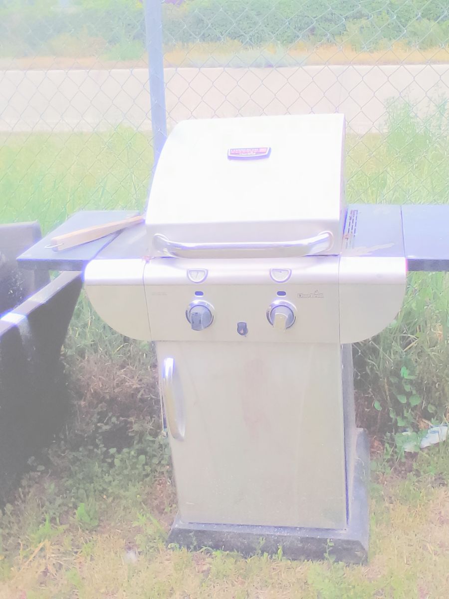 Propane bbq grill it is better than my picture looks if your interested I can send better info from a different phone