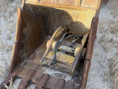CAT 320 Excavator Bucket Attachments