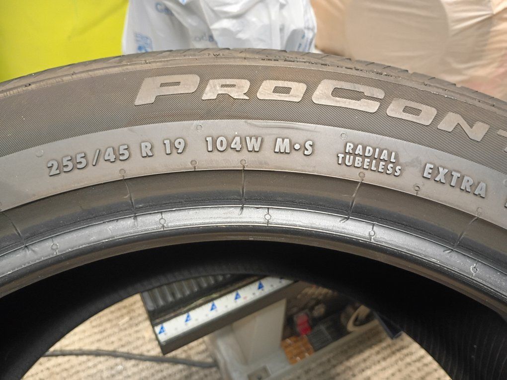 Continental ProContact RX 235/45R19 95V All-Season Tire - Low Noise Foam-Lined, Excellent Condition
