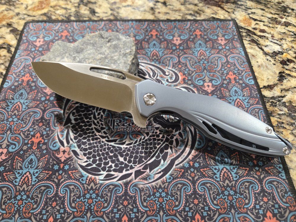 Nine Thorn Koenig Arius clone knife