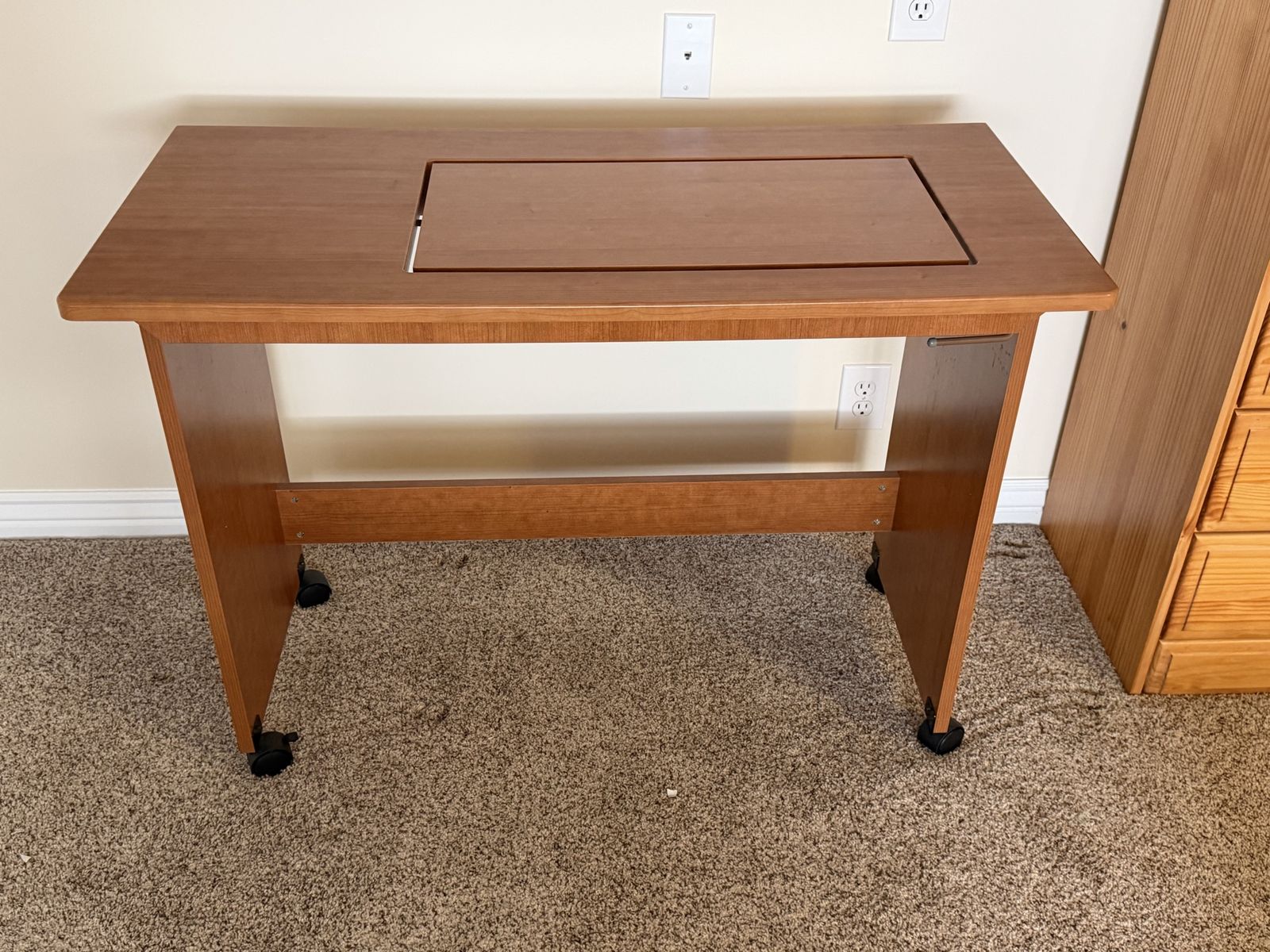 Wooden Sewing Machine Cabinet Table with Drop-Leaf Platform and Rolling Casters