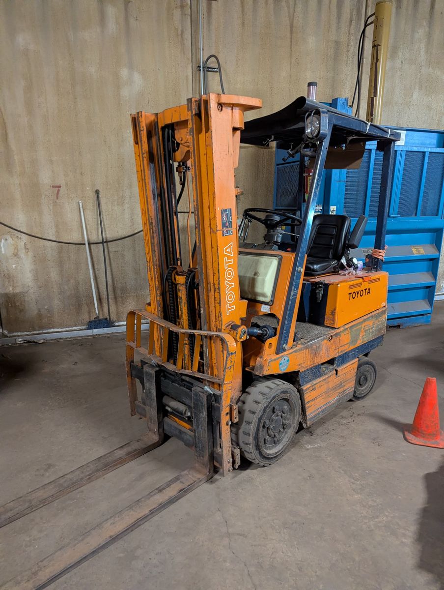 Toyota 2FBCA20 Electric Forklift – $7,000 OBO