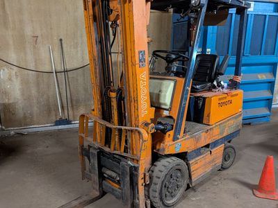Toyota 2FBCA20 Electric Forklift – $7,000 OBO
