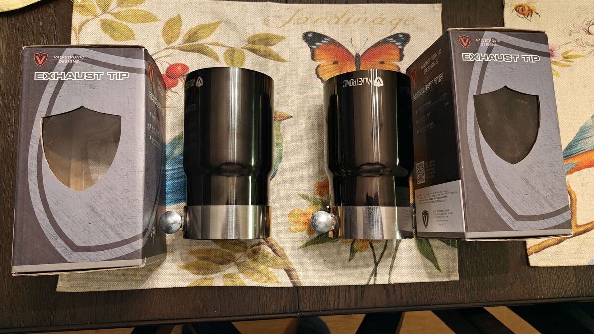 2 New Valvetronic Designs Exhaust Tips Black