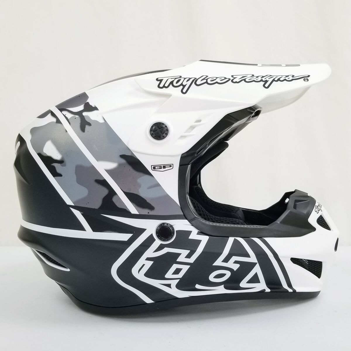 Troy Lee Designs GP Nova Camo Youth Helmet MEDIUM Black, White, Crey (TROY-LEE-L-R1-S2)