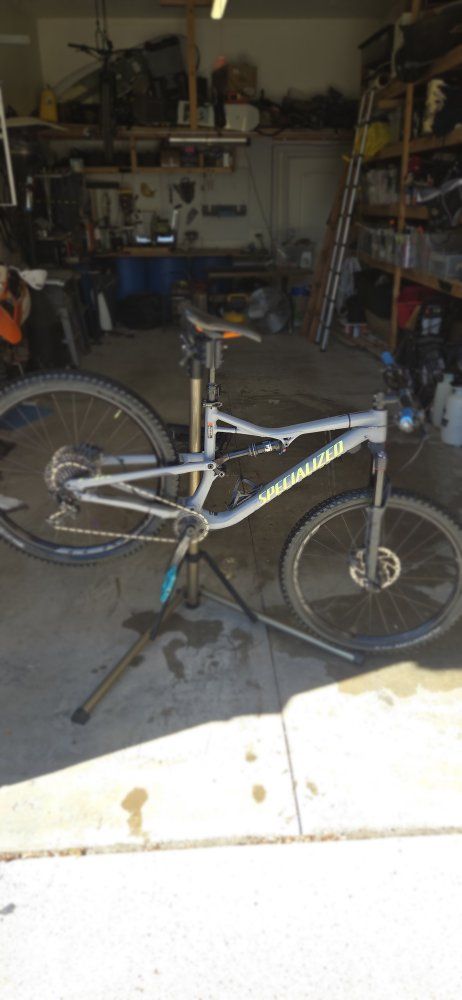 specialized medium full suspension mountain bike