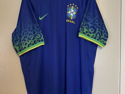 Nike Brazil CBF Soccer Away Jersey Blue Green Animal Print 4XL fits like a 2XL