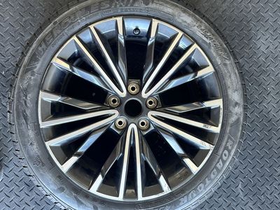 (1) Hercules Roadtour 455 Sport 245/45R18 Tire with Rim