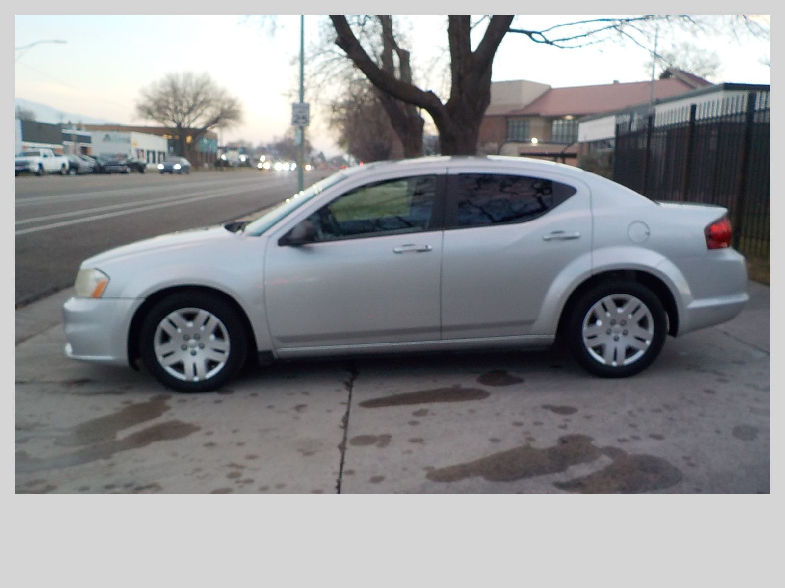 2012 Dodge Avenger SE