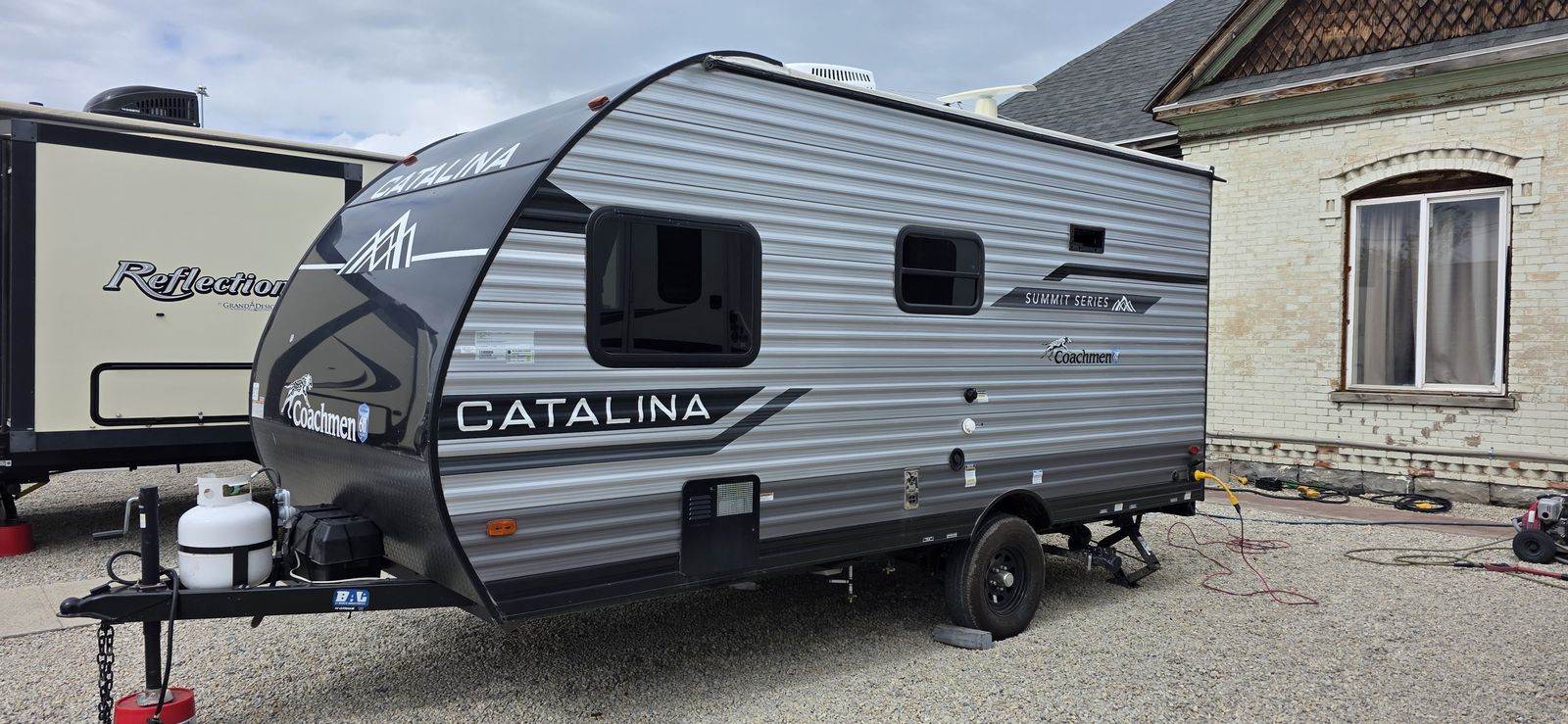 2024 Coachmen Catalina Summit – Like New, Half-Ton Towable couples trailer / maybe 1-2 small kids max