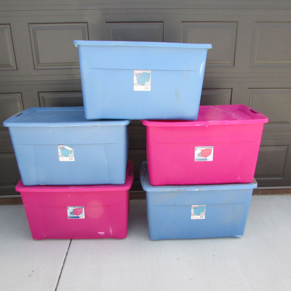 5 Sterilite Totes 35 Gallon for 45.00