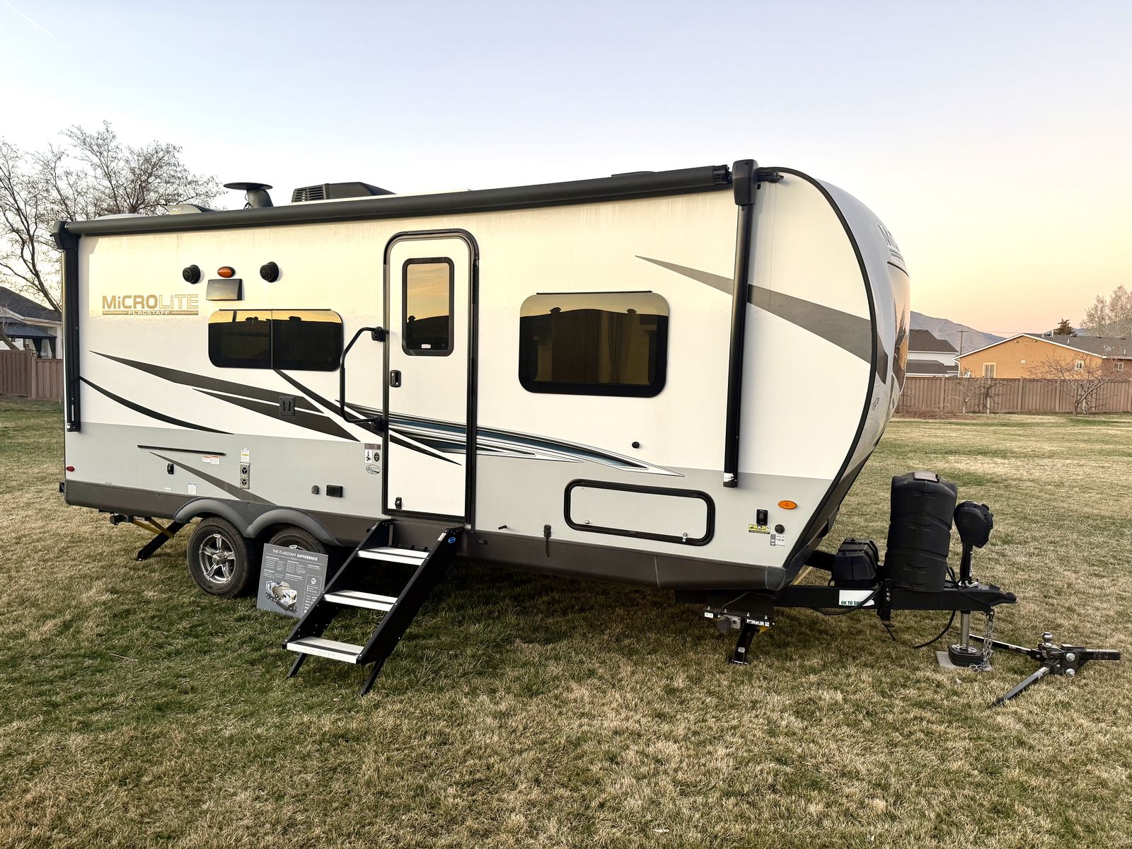 2022 Flagstaff Micro Lite 22TBS travel trailer