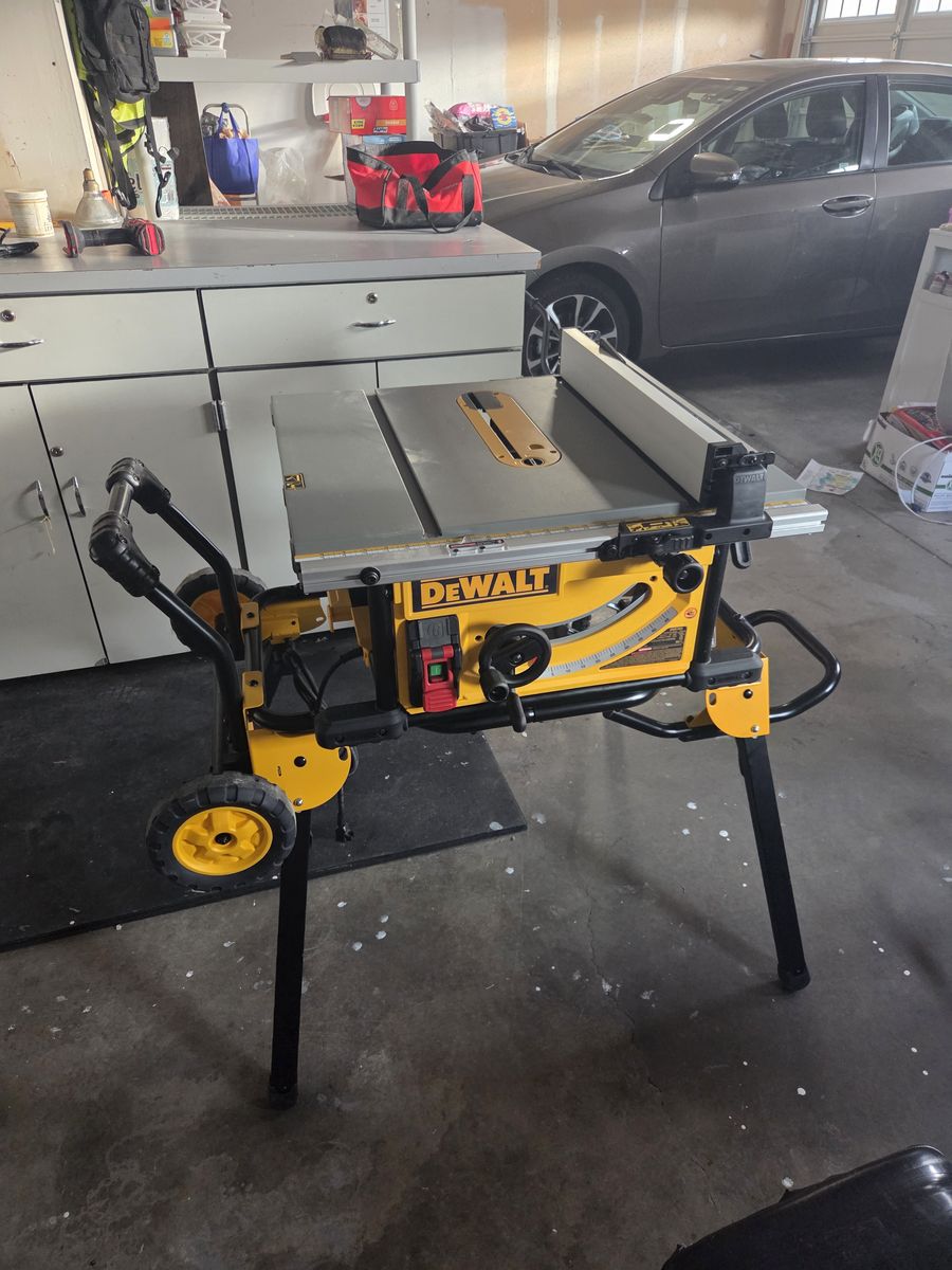 Dewalt DWE7491 Table saw and stand