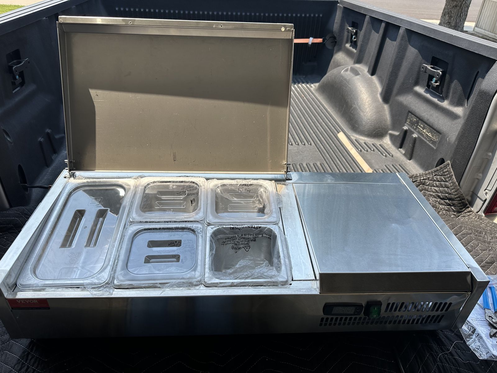 Refrigerated Condiment Prep Table (Vevor). with 1-1/3 Pan and 4-1/6 Pans.