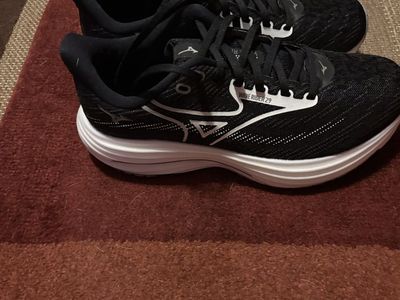 Mizuno Wave Rider 29 Running Shoes – Like New!