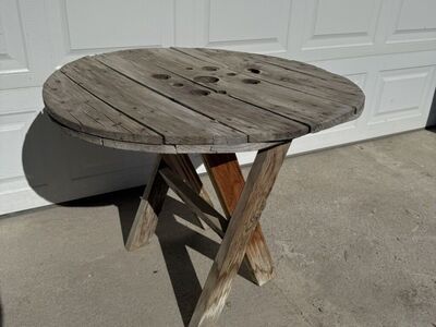 Wooden Rustic Round Patio Table 36” D 27” T