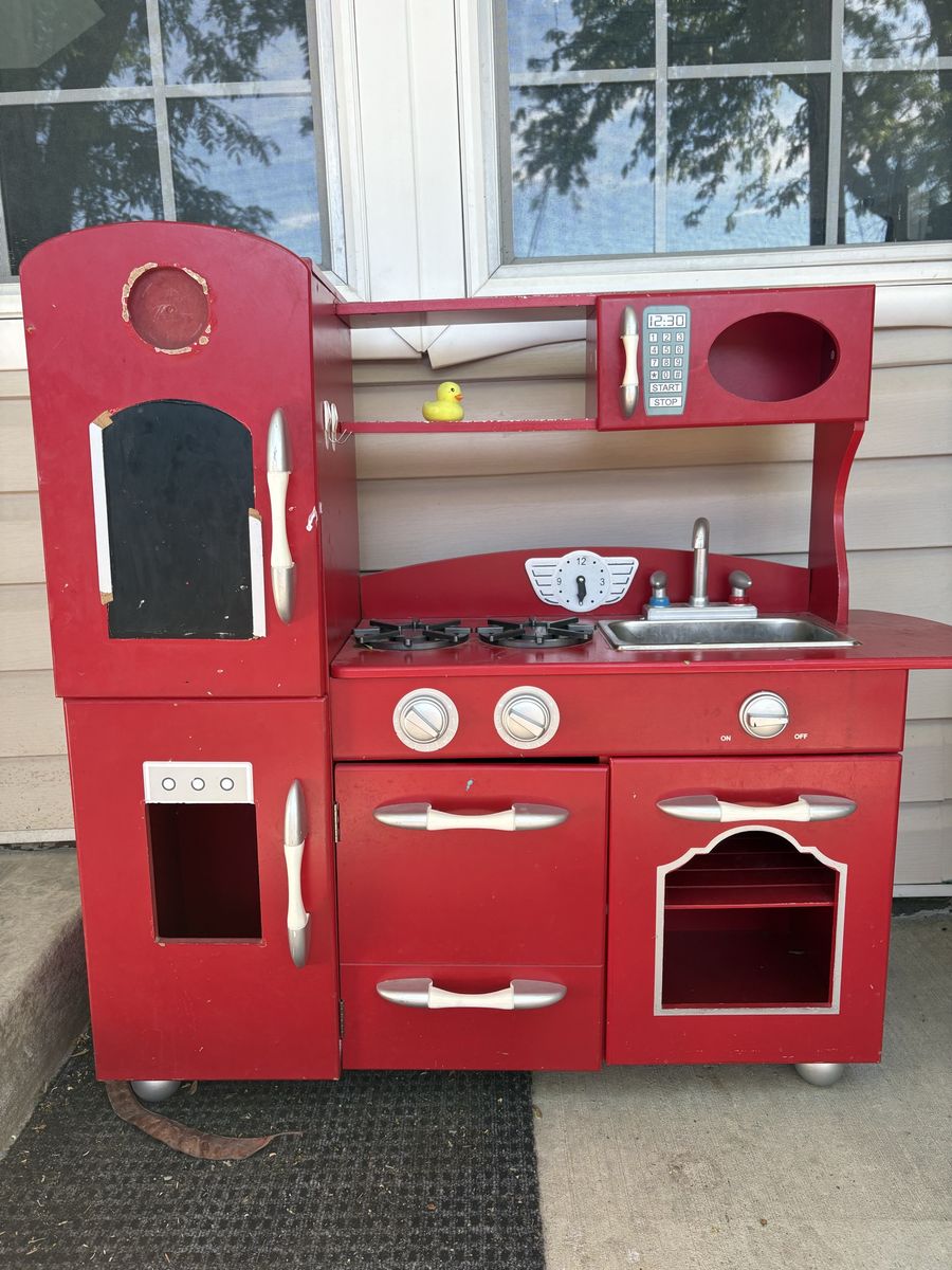 Kids Play Kitchen